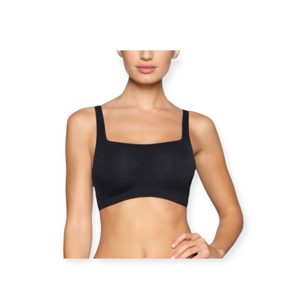 Skims Naked Scoop Bralette